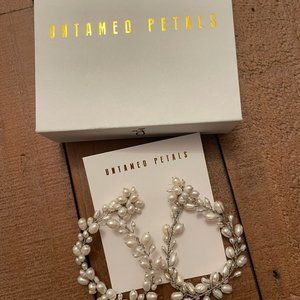 Untamed Petals Paradise Earrings Silver